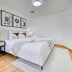 Airy Studio At Sky Gardens Difc By Deluxe Holiday Homes